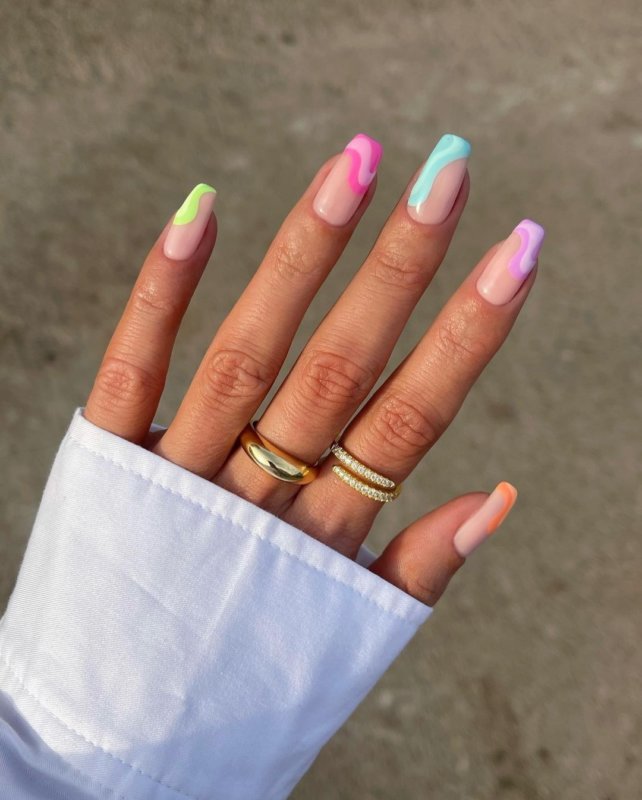 multicoloured nails
