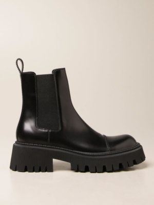 Balenciaga ankle boot in calfskin | Giglio | price from
£681.08