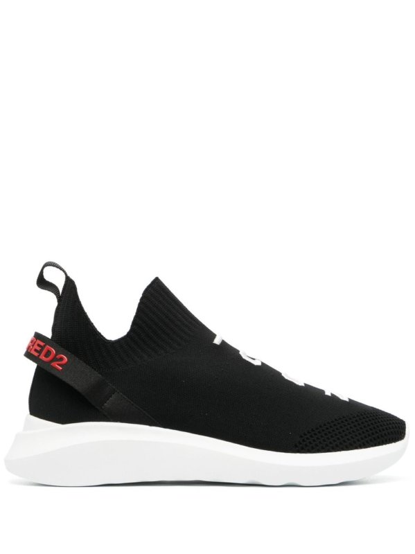 black runner style trainers