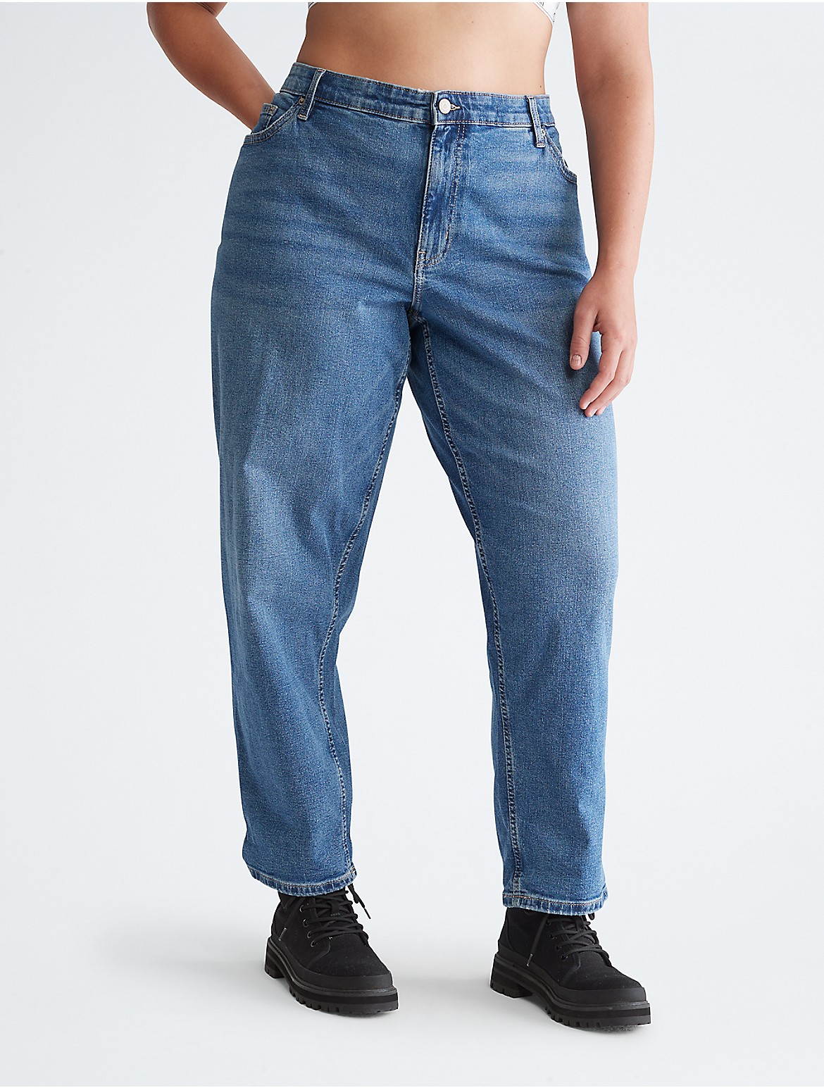 Calvin Klein Women's Plus Size Boyfriend Slim Fit Mid Rise Light Blue Jeans - Blue - 24W