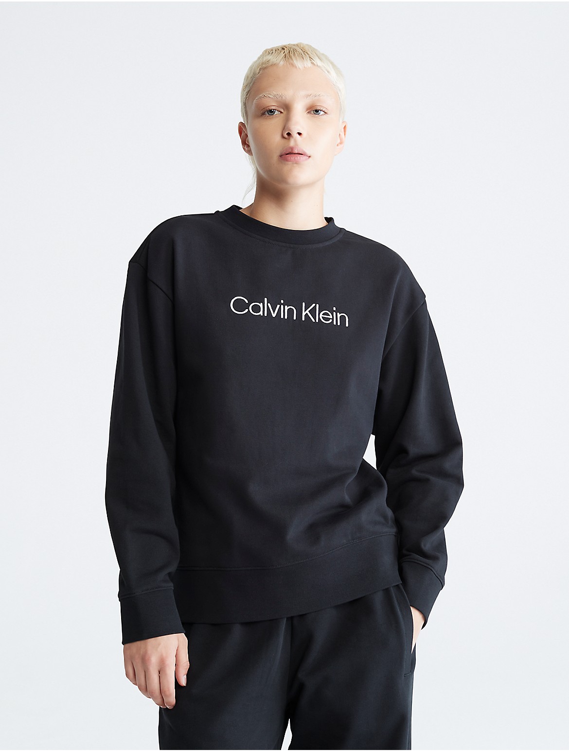 Calvin Klein Women's Relaxed Fit Standard Logo Crewneck Sweatshirt - Black - XS