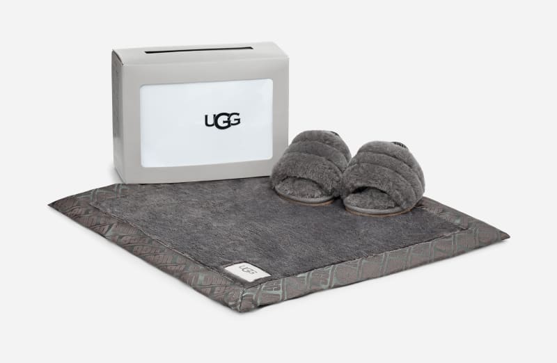 UGG Fluff Yeah Slide and Lovey Blanket for Kids in Grey, Size 0.5