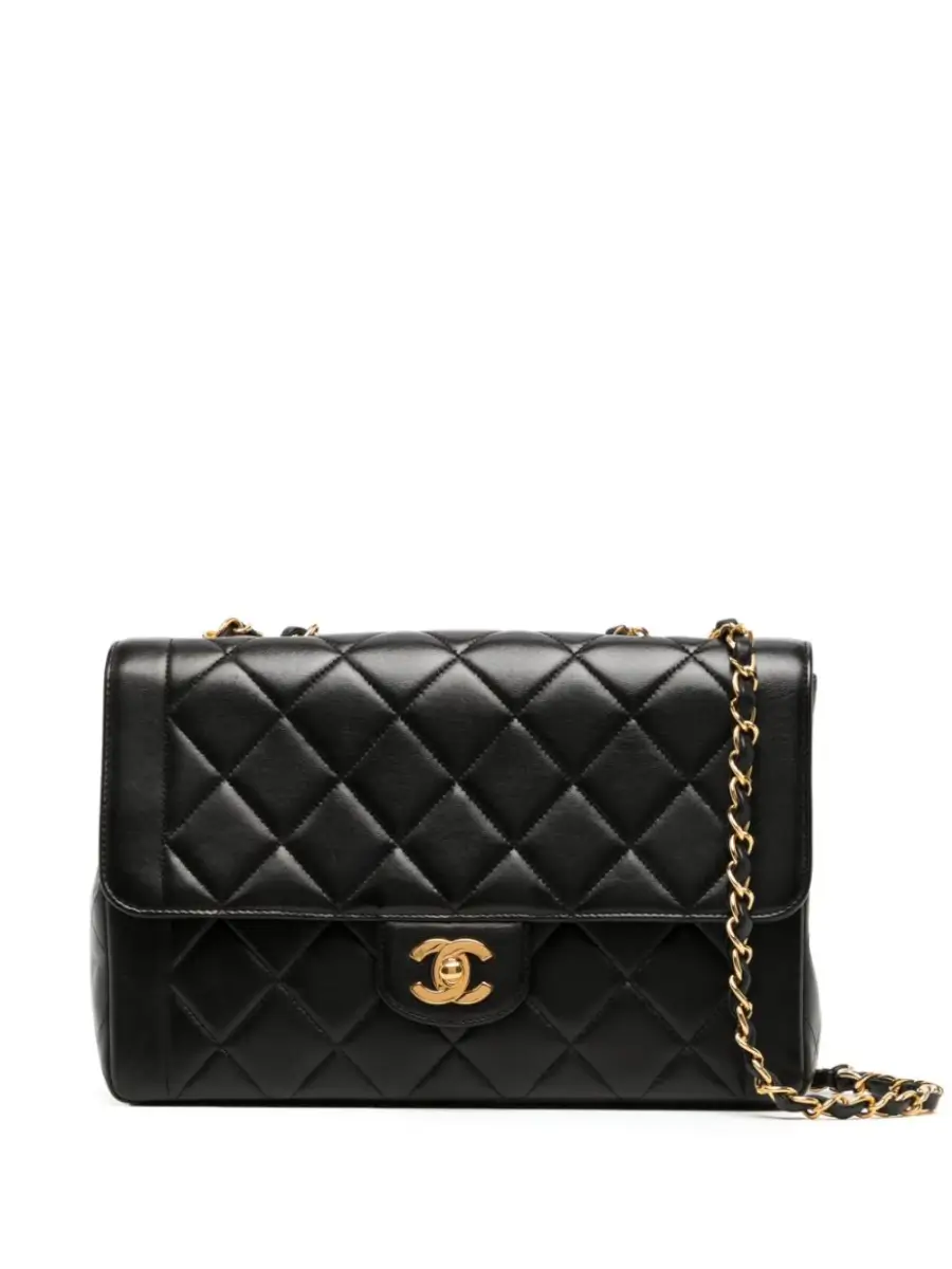 mob wife style CHANEL Pre-Owned 1995 diamond-quilted shoulder bag £4,829
