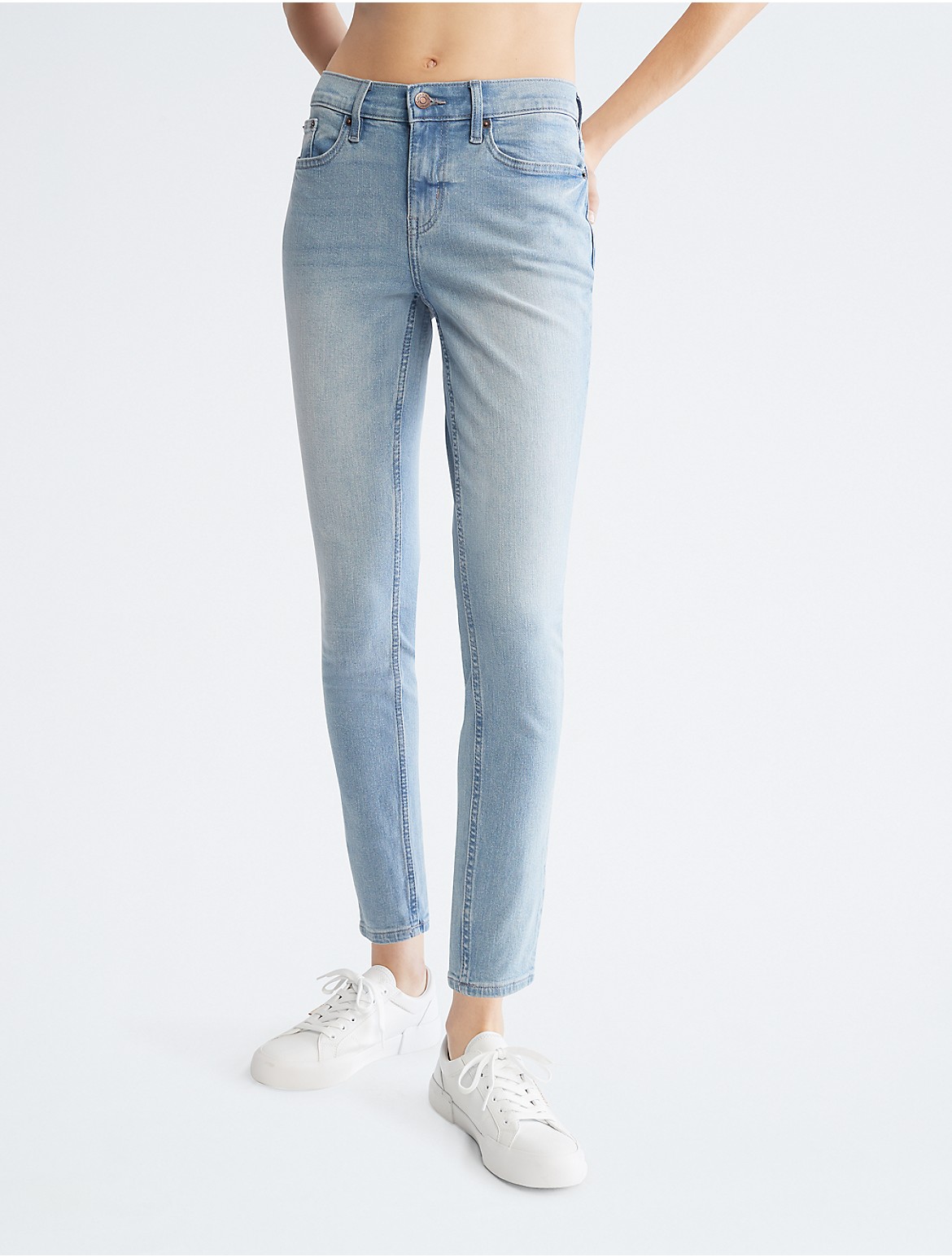 Calvin Klein Women's Skinny Fit Mid Rise Jeans - Blue - 24