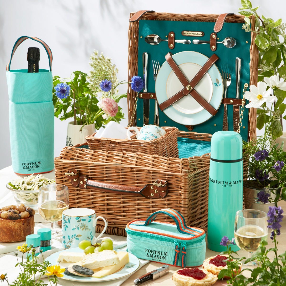 Camellia Picnic Hamper for Two, Condiments, Wines, Champagne, Tipples, Nibbles, Fortnum & Mason