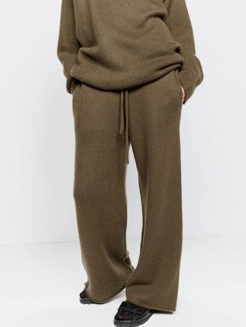 Raey - Wide-leg Knitted Cashmere Trousers - Womens - Khaki